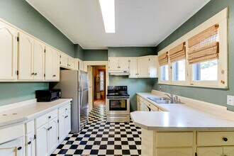 1654 Van Buren Ave in St. Paul, MN - Building Photo - Building Photo