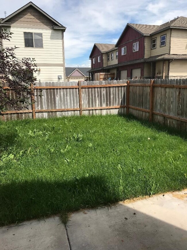 934 Saxon Way in Bozeman, MT - Foto de edificio - Building Photo