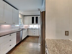 8902 Redondo Dr in Dallas, TX - Building Photo - Building Photo