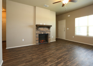 Escondido Apartments in Lubbock, TX - Building Photo - Interior Photo