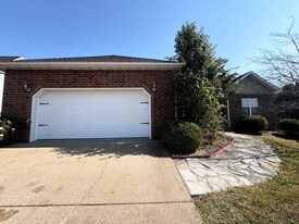 134 Ridgeview Dr in St. Robert, MO - Building Photo