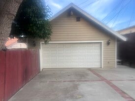 1367 W 12th St, Unit B in San Pedro, CA - Building Photo