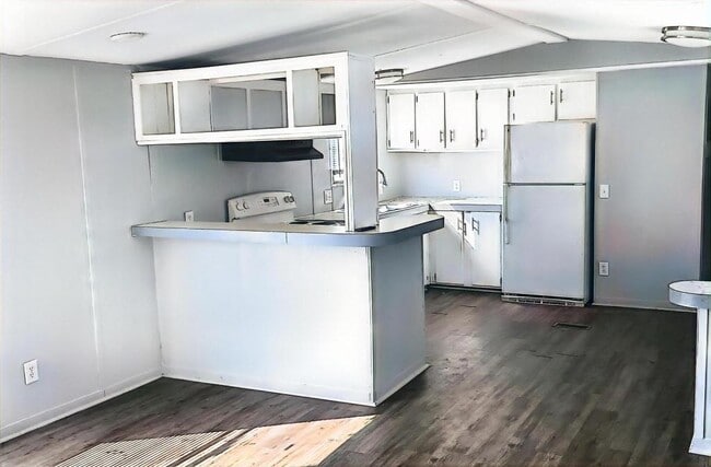 property at 834 N Main St