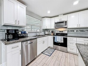 2449 66th Ave S in St. Petersburg, FL - Building Photo - Building Photo