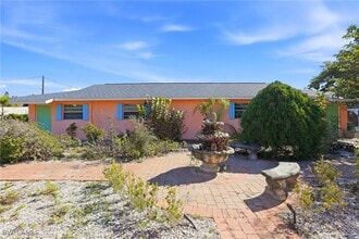 4231 Mariner Ln in Bonita Springs, FL - Building Photo - Building Photo