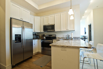 849 Beacon St, Unit 9 in Boston, MA - Building Photo - Building Photo