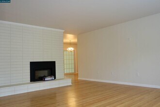 609 Maureen Ln in Pleasant Hill, CA - Building Photo - Building Photo