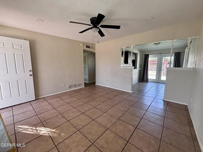 10517 Tareyton St in El Paso, TX - Building Photo - Building Photo