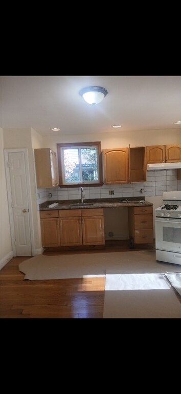 14 Howe Terrace in Boston, MA - Building Photo - Building Photo