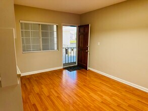 24207 Hawthorne Blvd in Torrance, CA - Building Photo - Building Photo