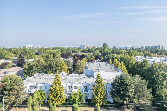 7760 Moffatt Rd in Richmond, BC - Building Photo - Building Photo