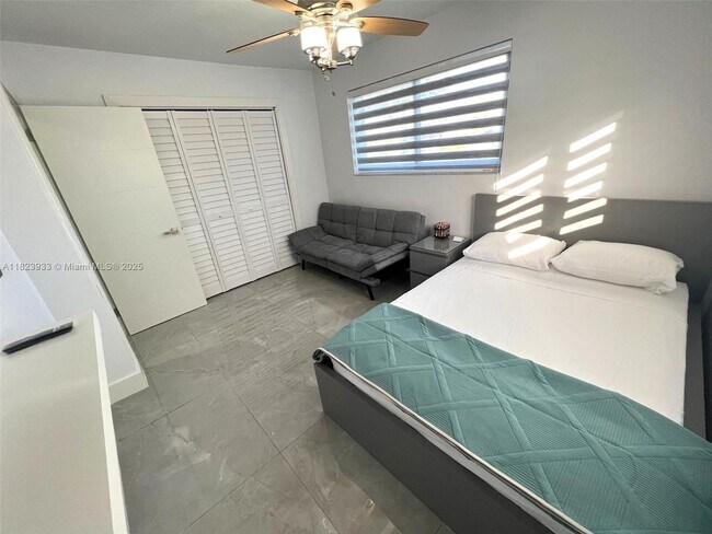 2010 N 31st Ct in Hollywood, FL - Building Photo - Building Photo