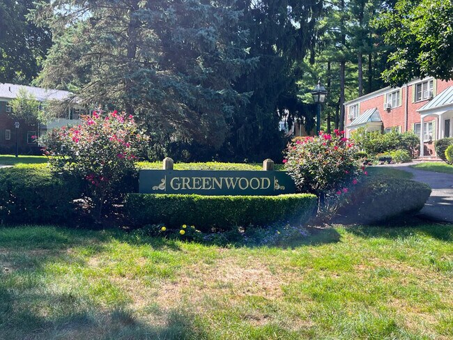 600 Bedford Rd in Pleasantville, NY - Building Photo - Building Photo