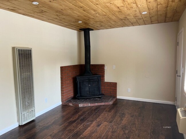 25840 CA-243 in Idyllwild, CA - Foto de edificio - Building Photo