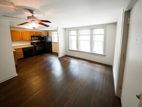 Utomin Apartments in Indianapolis, IN - Foto de edificio - Building Photo