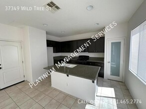 37349 Wild Tree St in Palmdale, CA - Building Photo - Building Photo