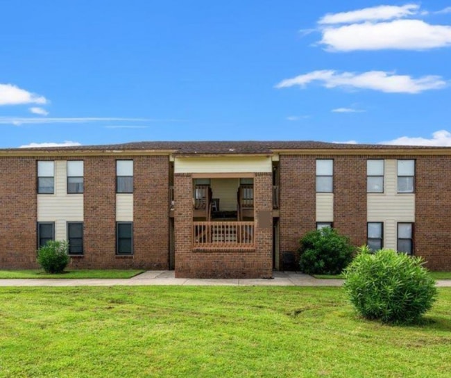 property at 2005 Greens Blvd