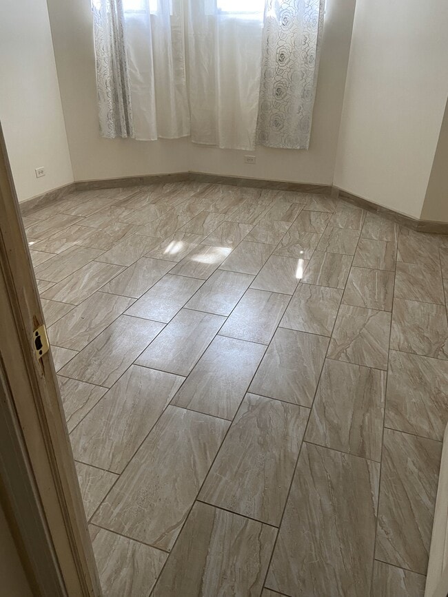 1829 S California Ave, Unit 1 in Chicago, IL - Foto de edificio - Building Photo