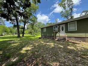 979 Hillbilly Heaven Rd in Livingston, TX - Building Photo - Building Photo