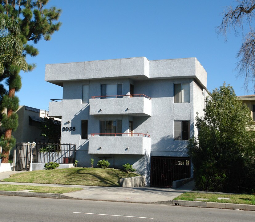 5038 Cahuenga Blvd in North Hollywood, CA - Building Photo