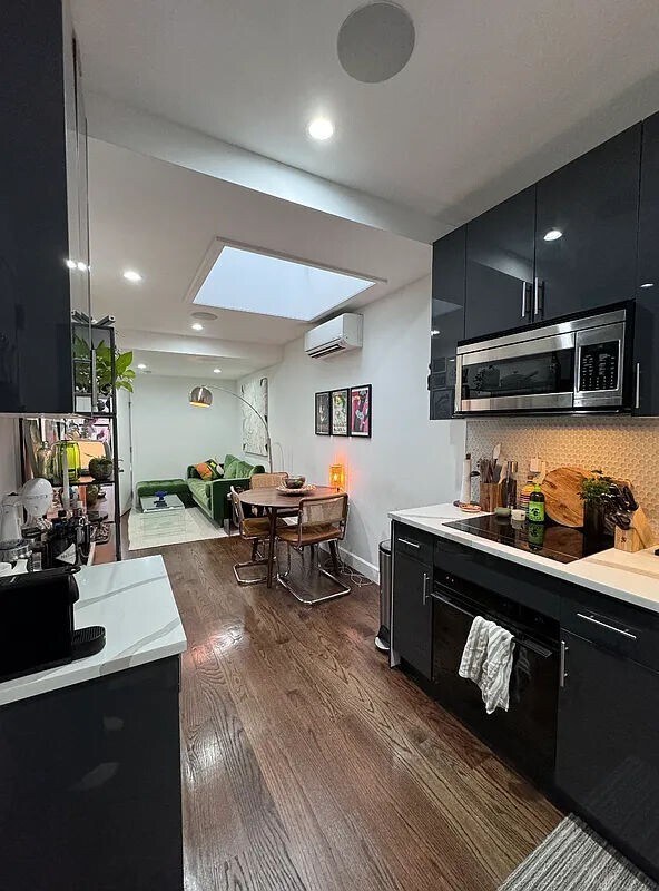519 E 6th St in New York, NY - Building Photo - Building Photo