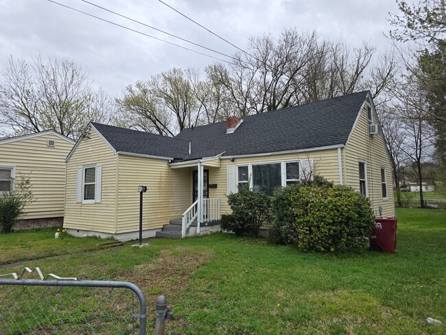 2212 Ferndale Ave in Petersburg, VA - Foto de edificio - Building Photo