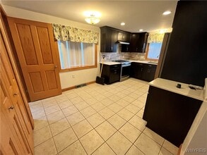 13 Satinwood Dr in Cheektowaga, NY - Building Photo - Building Photo