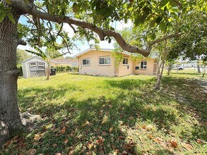 17150 NE 4th Pl in North Miami Beach, FL - Building Photo - Building Photo