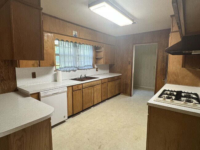 420 N Lydia Ave in Stephenville, TX - Building Photo - Building Photo