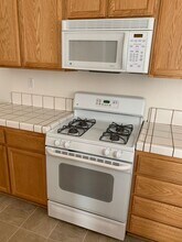 635 Stone Creek Ln in Patterson, CA - Building Photo - Building Photo