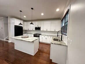 50 Lawrence Ave in Danbury, CT - Building Photo - Building Photo