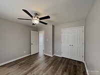 2056 Ballston Pl photo'