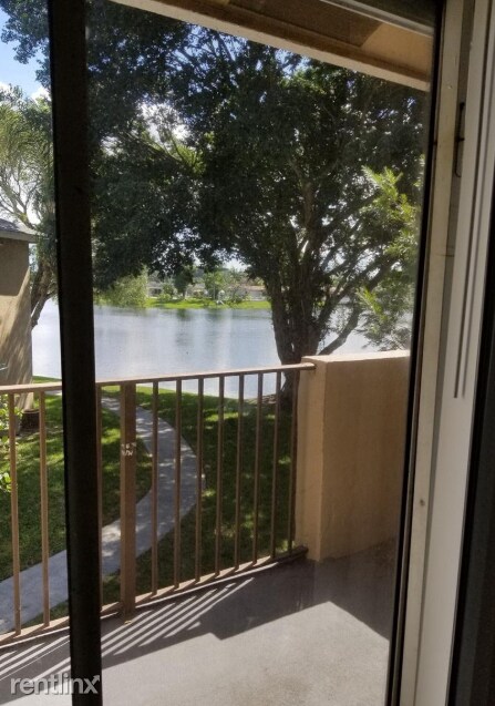 2091 NW 96th Terrace in Pembroke Pines, FL - Building Photo - Building Photo