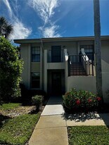 4644 Weybridge St in Sarasota, FL - Building Photo