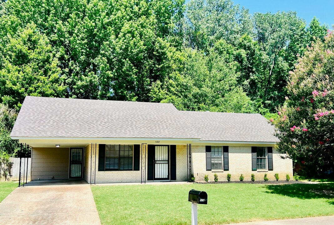 5787 Cedar Bay Dr in Millington, TN - Building Photo