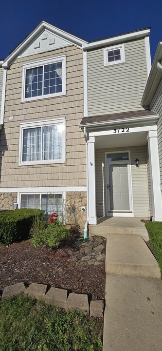 3122 Cambria Ct in Aurora, IL - Building Photo