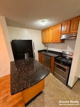 382 Dorchester St in Boston, MA - Foto de edificio - Building Photo