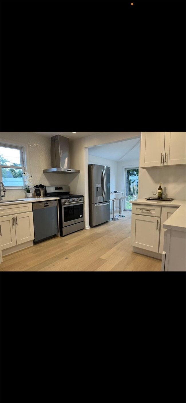 20 Walters Ave in Syosset, NY - Building Photo - Building Photo