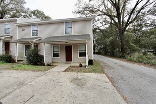 205 Marquette St in Niceville, FL - Building Photo