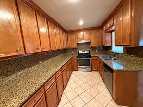 307 Sue St in Houston, TX - Building Photo - Building Photo