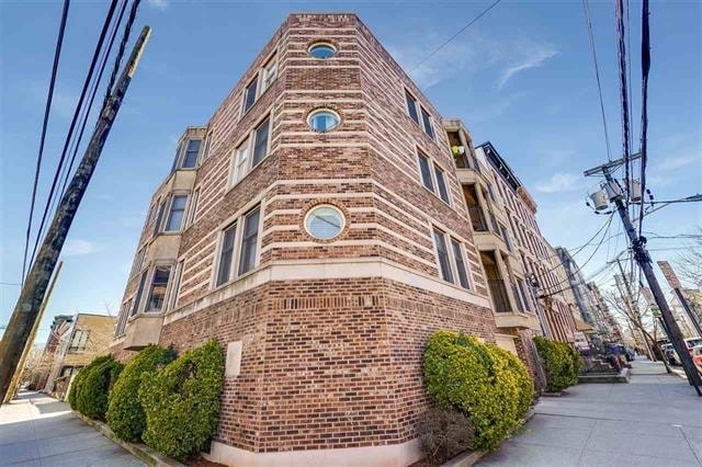 property at 531 Jefferson St