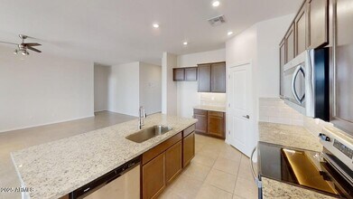 2050 E Piedmont Pl in Casa Grande, AZ - Building Photo - Building Photo