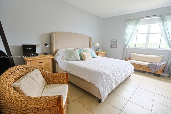 10609 SW 6th St in Pembroke Pines, FL - Foto de edificio - Building Photo