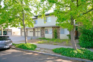 242 Elwood St in Redwood City, CA - Foto de edificio - Building Photo