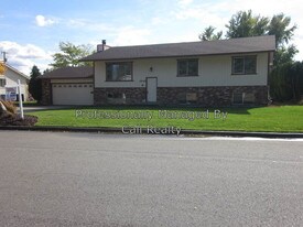 14110 E Desmet Ave in Spokane Valley, WA - Building Photo