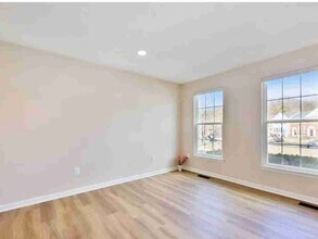 11215 Lake Overlook Pl in Bowie, MD - Foto de edificio - Building Photo