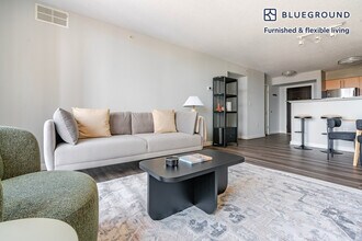 4835 Cordell Ave in Bethesda, MD - Building Photo - Building Photo