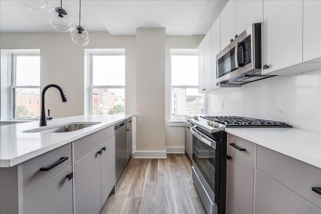 237 Washington St-Unit -302 in Hoboken, NJ - Building Photo