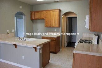 3153 English Oak Cir in Stockton, CA - Foto de edificio - Building Photo