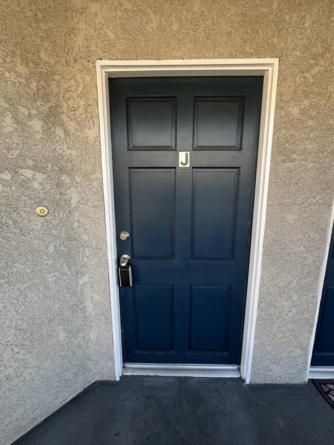 1059 Spazier Ave in Burbank, CA - Foto de edificio - Building Photo
